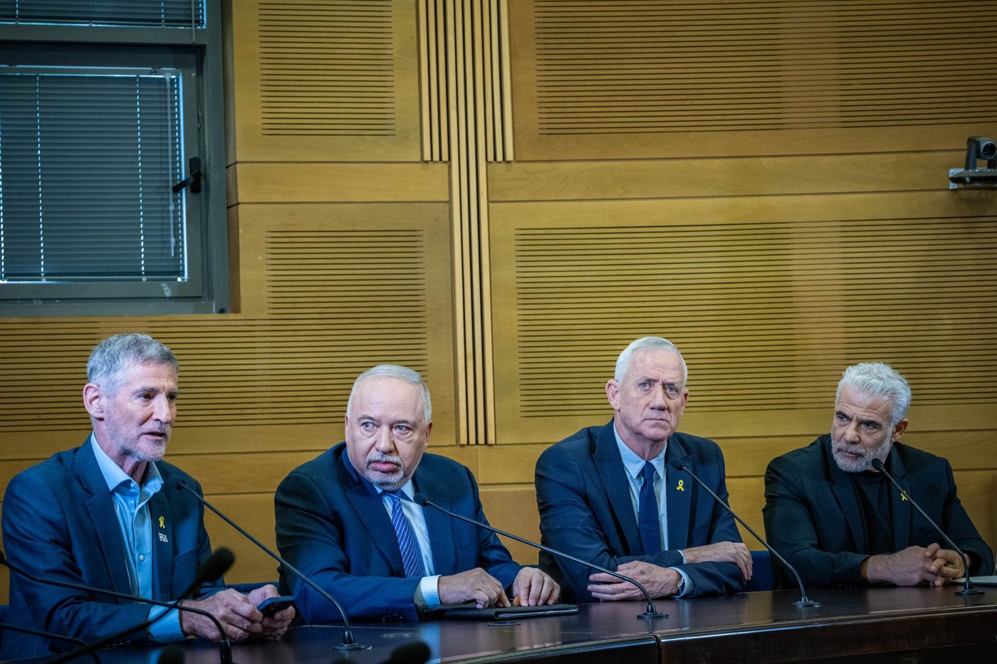 האופוזיציה מתווכחת בקול רם – והמחיר עלול להיות כבד