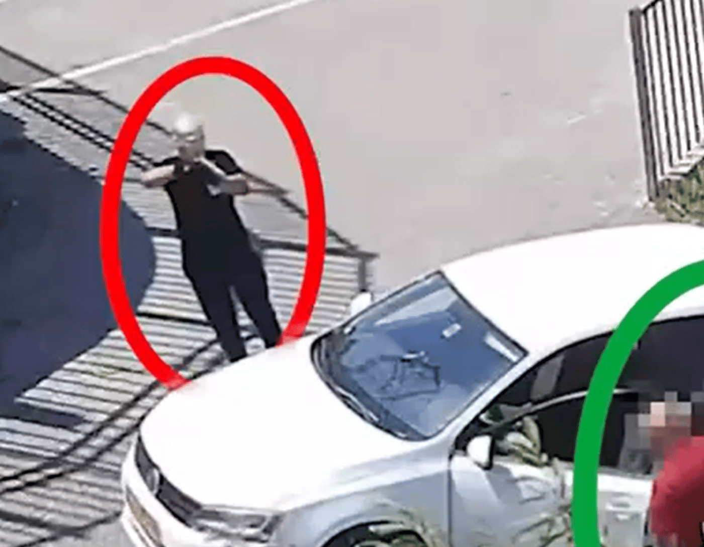 בנשק שלוף: בן 16 הזמין אלקטרוניקה ושדד את השליח