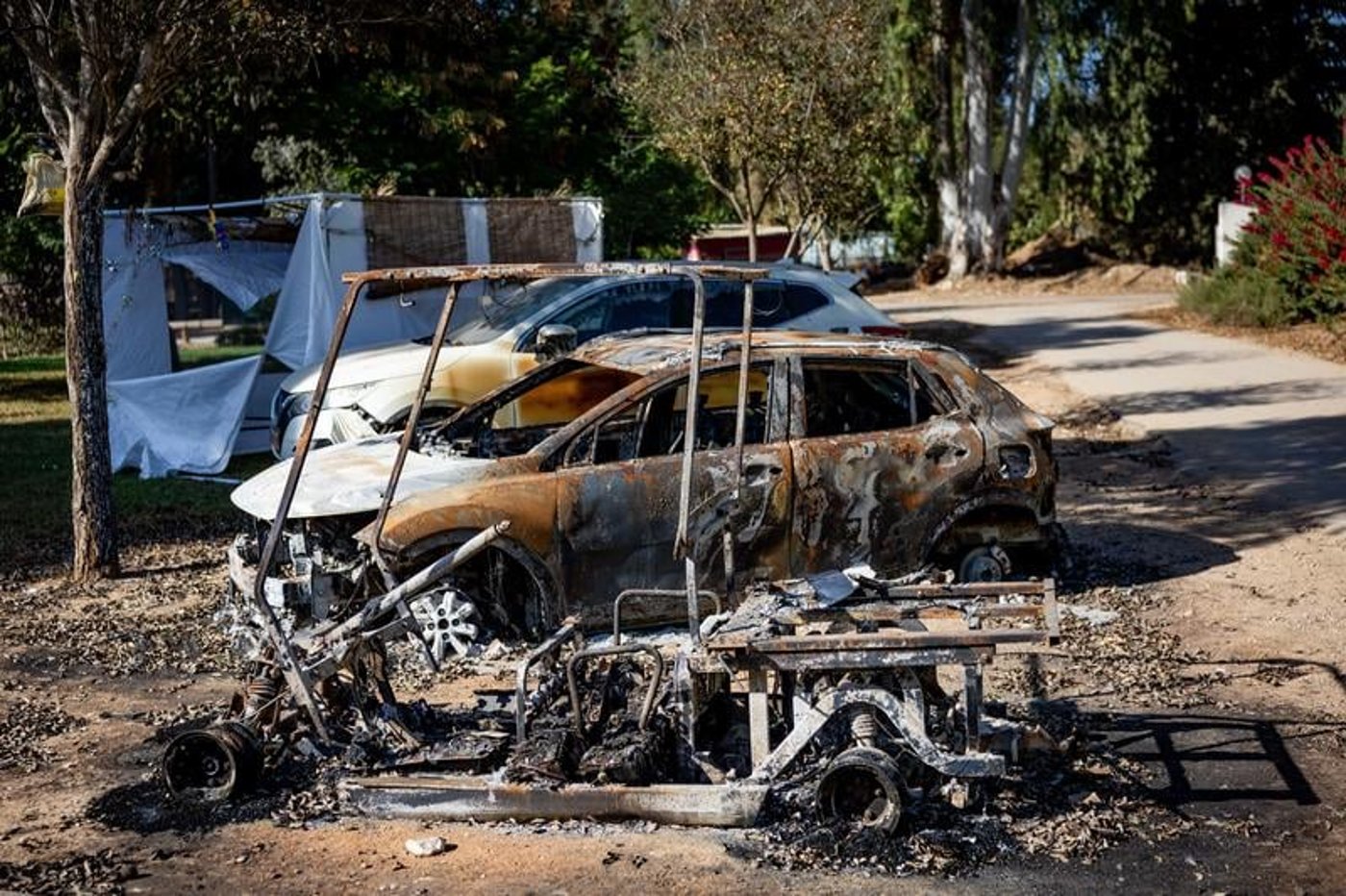 קרב הגבורה בנחל עוז: כיתת הכוננות בלמה את הגל הראשון
