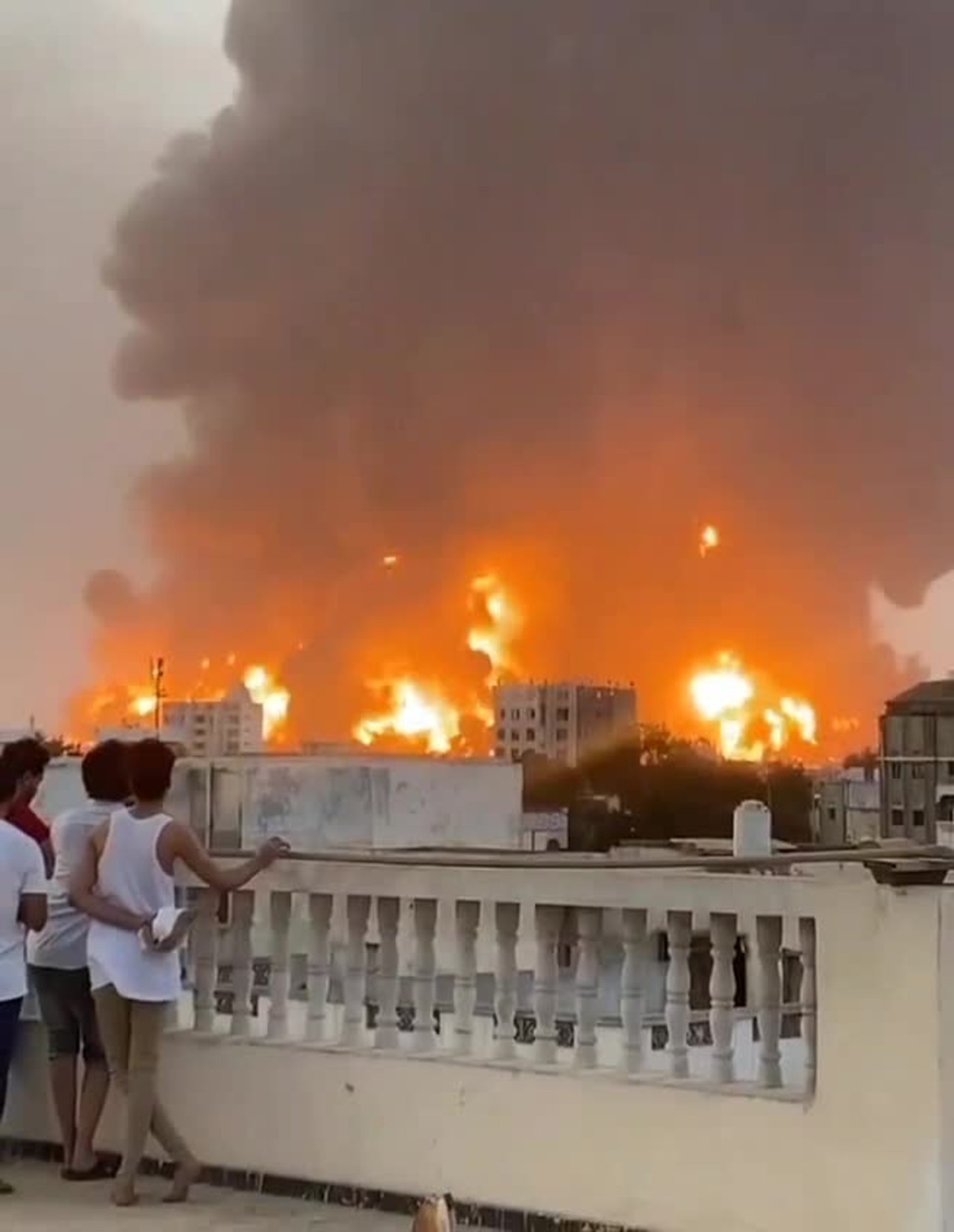 אחרי האיום של החות'ים: תקיפה בנמל חודיידה בתימן
