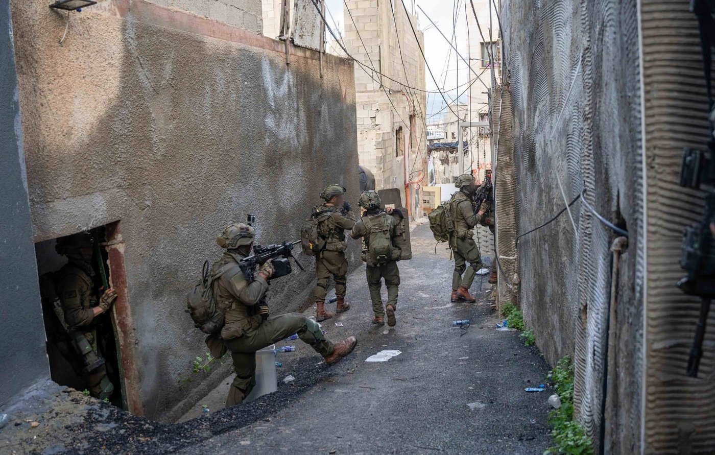 זורק מטען על כוחות צה"ל – ומחוסל מהאוויר: צפו בתיעוד מג'נין