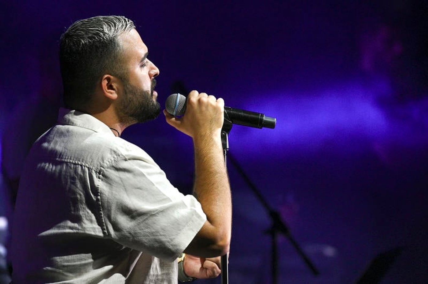 "גיטרה ולנשום": אושר כהן הוציא מיני אלבום חדש