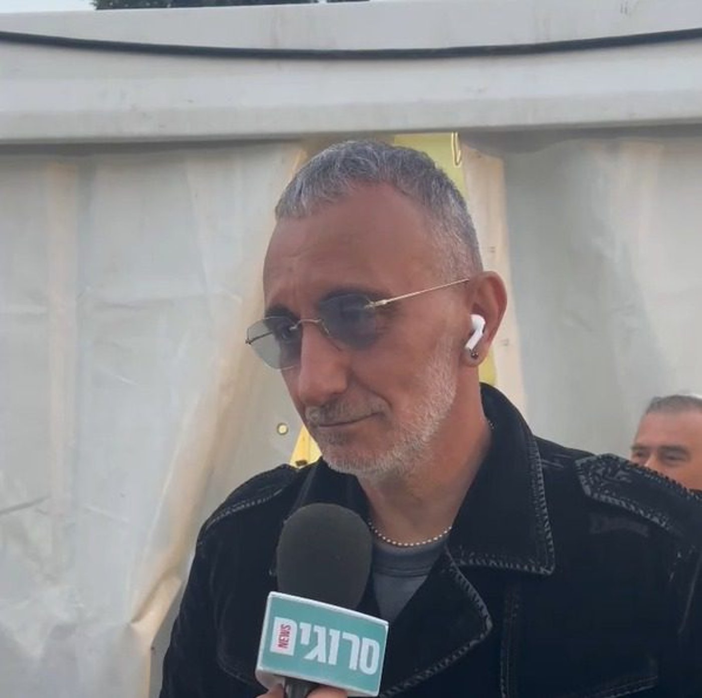 שמעון בוסקילה מתנגד לחרם על טקס המשואות: "יש לנו עוד 9 מיליון אנשים" | ראיון