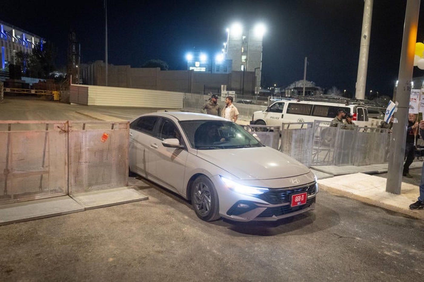 התפתחות דרמטית: דמות בטחונית נעצרה בפרשת קטארגייט