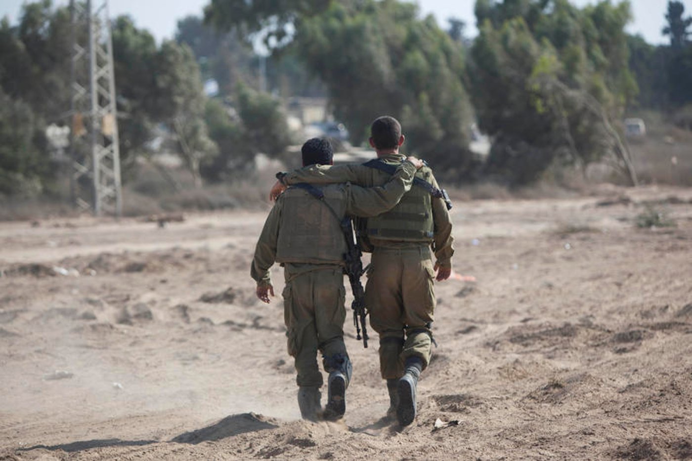 עוצרים הכל ומתפללים להצלחת חיילי צה"ל