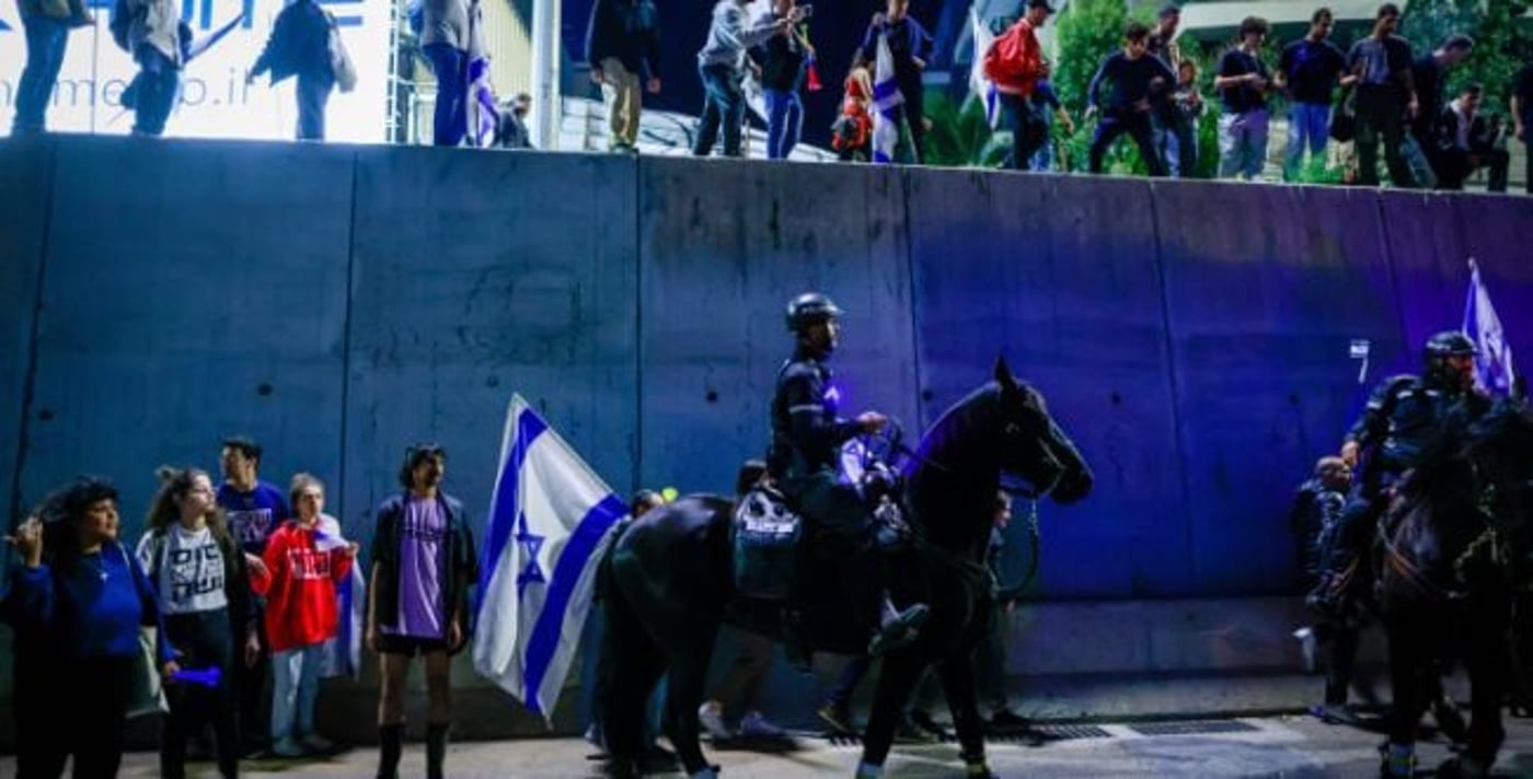 אחרי שנתיים: בית המשפט הרשיע את הפרש שתקף מפגינה