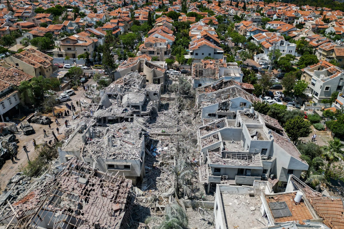 במהלך השבת: בניינים קרסו במתקפה איראנית, 3 נהרגו ועשרות נפצעו