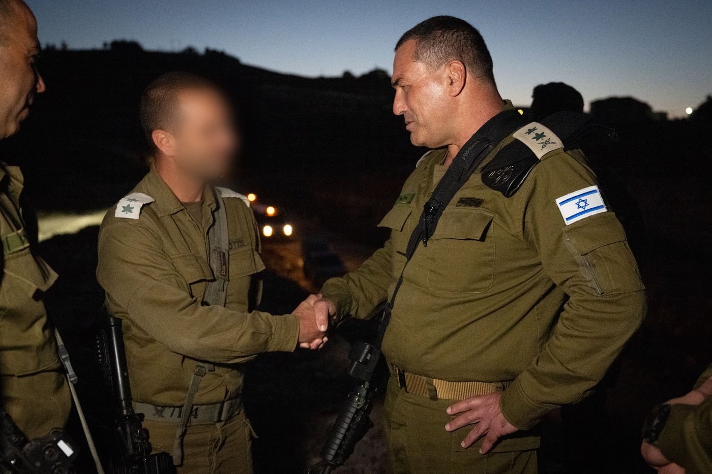 הרמטכ"ל עם המג"ד היורה בבנימין.