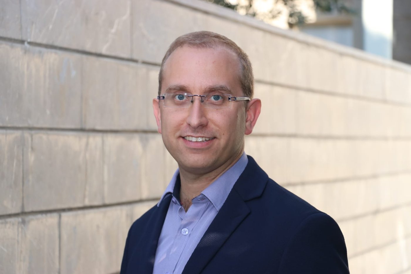 חוקר באוניברסיטה בניו יורק: עו"ד סרוג מצטרף לישראל היום