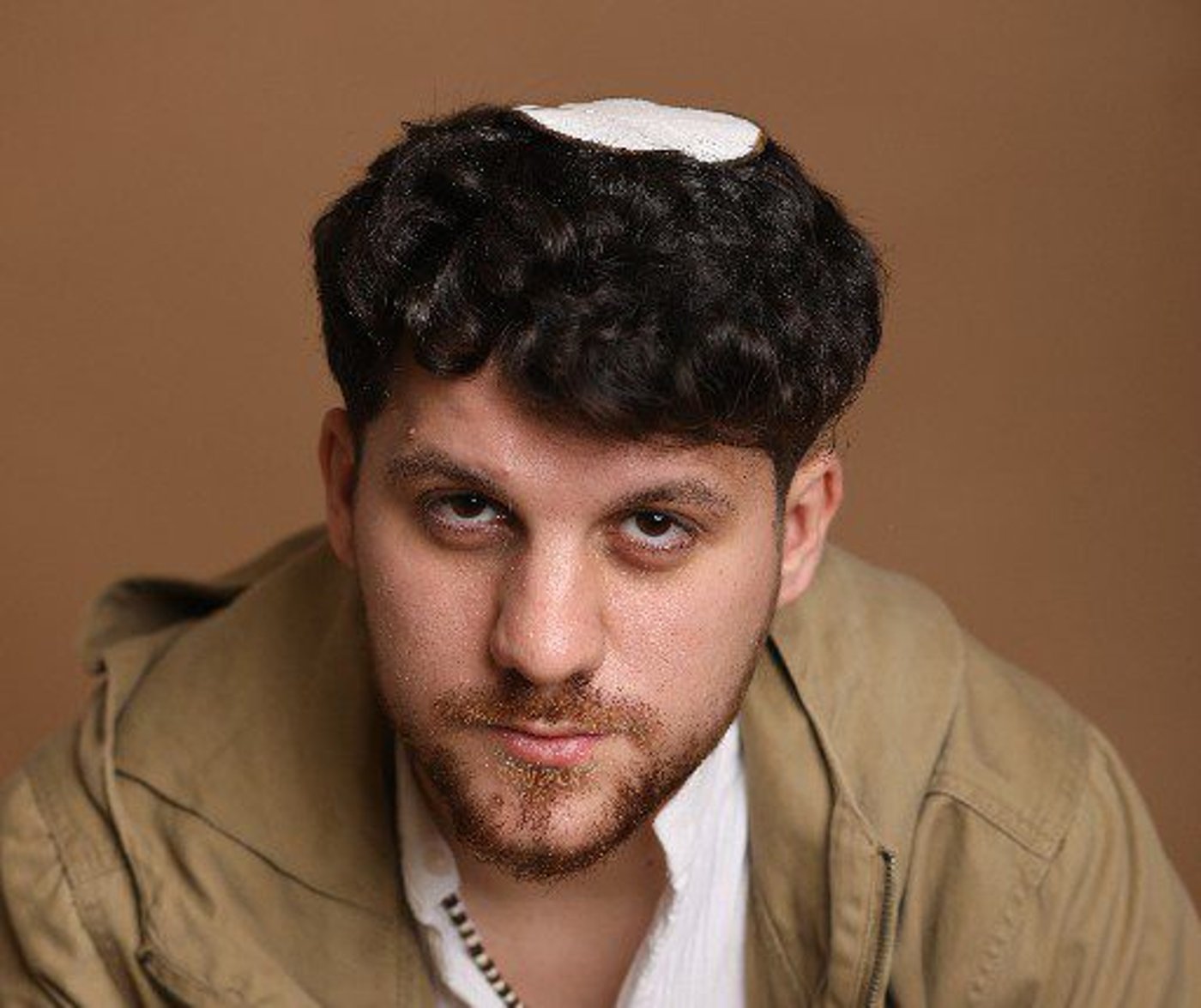 יש לכם אומץ לקפוץ למים ולהגשים חלומות? הזמר הסרוג עילי אבידני בשיר חדש