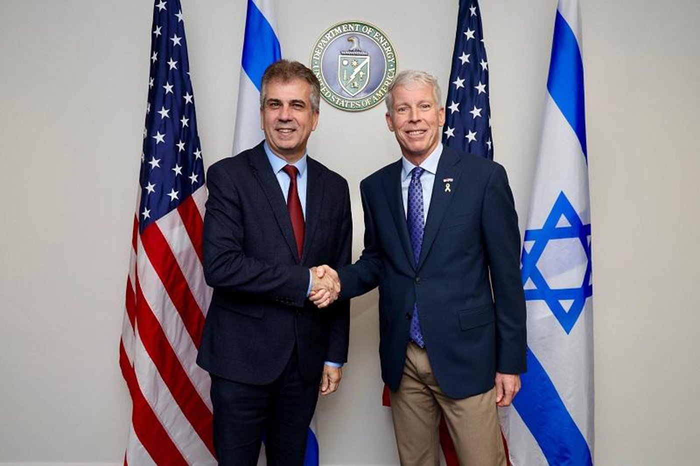 עימות חריף בין כהן לאמריקנים; הבכיר ביטל את הגעתו לארץ