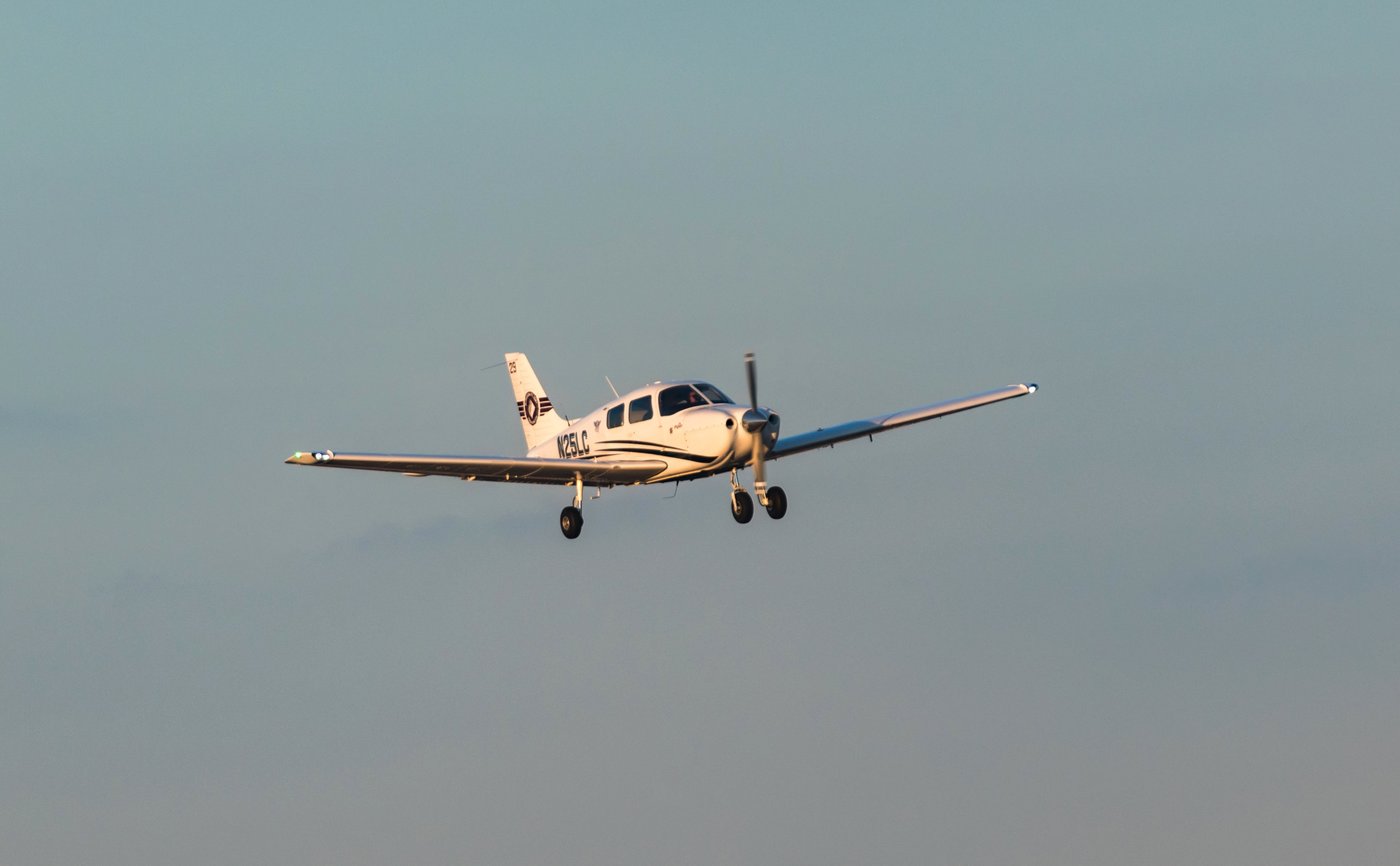 מטוס קל מדגם פייפר PA-28. אילוסטרציה