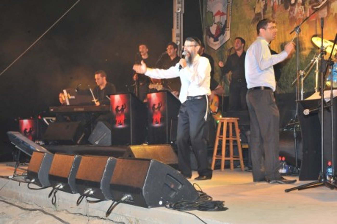 אברהם פריד בהופעה ראשונה בשומרון: אתם כמו משפחה