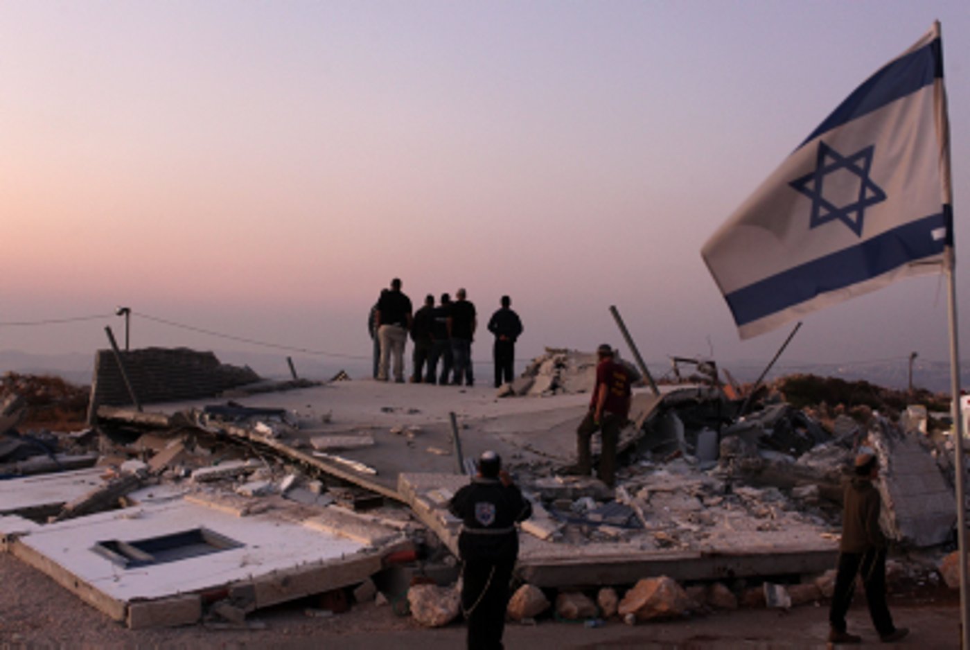 תמונות ממגרון: התפילות, ההתנגדות, העצב וההרס