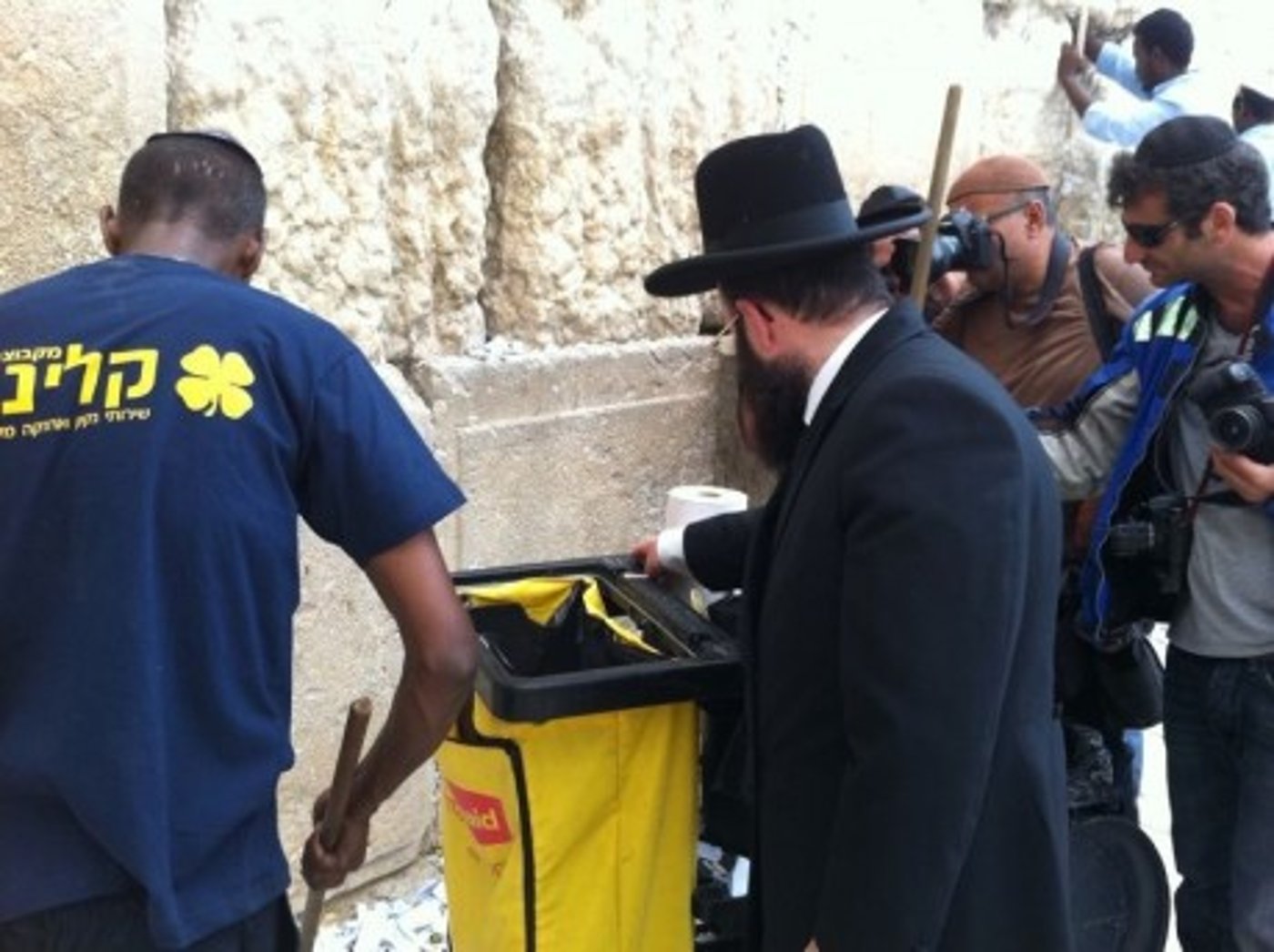 תחל שנה וברכותיה: בכותל מפנים מקום לבקשות חדשות