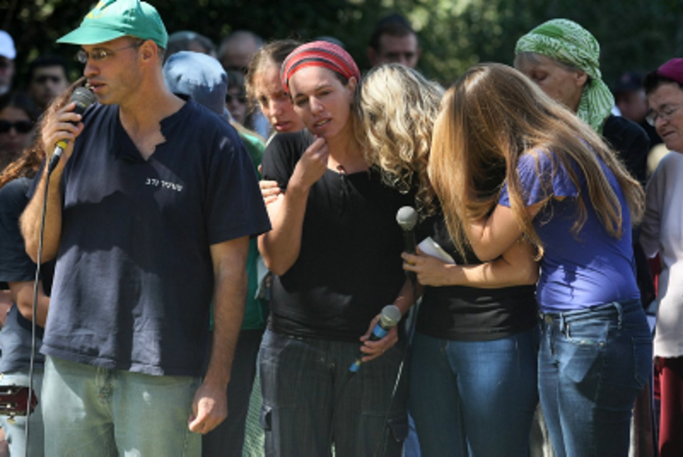 תמונות וקולות מההספדים בהלווית הרב חנן פורת ז"ל