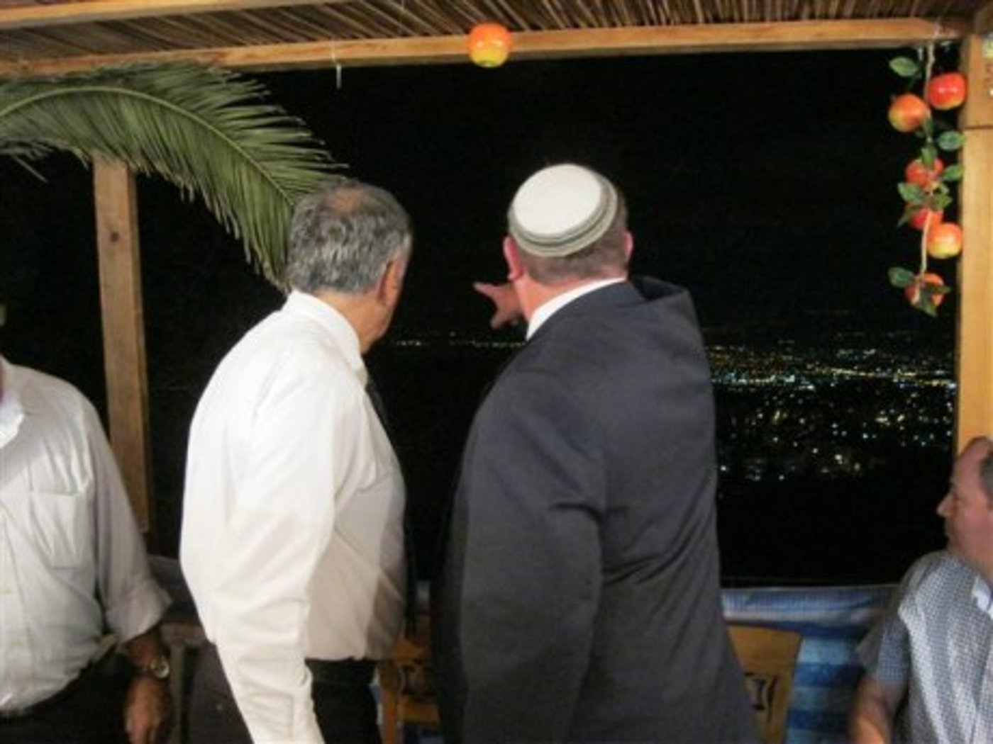 אושפיזין בסוכת שר המדע: זוכה פרס נובל לכימיה