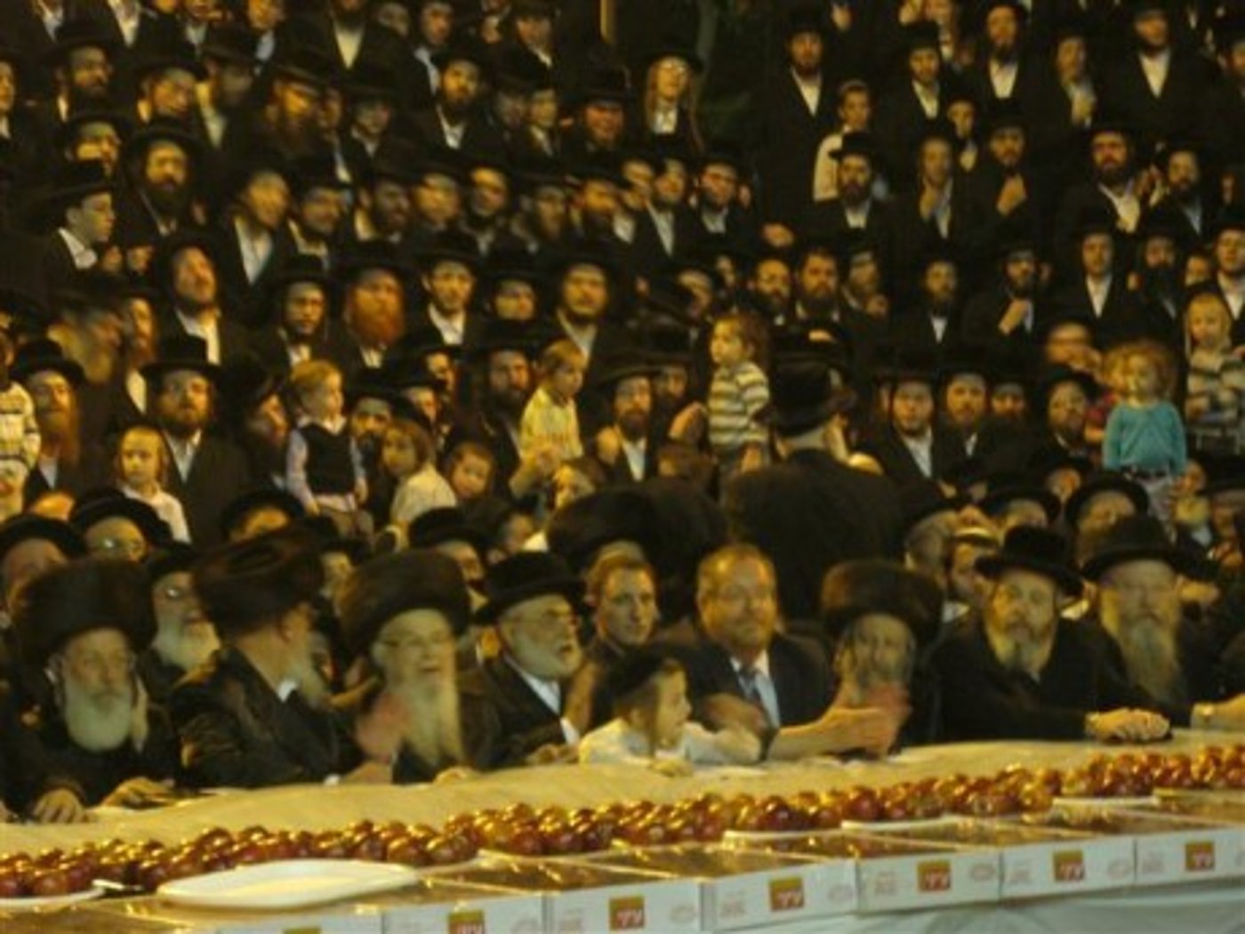 השר הרשקוביץ בחגיגת ל"ג בעומר של חסידות ויז'ניץ