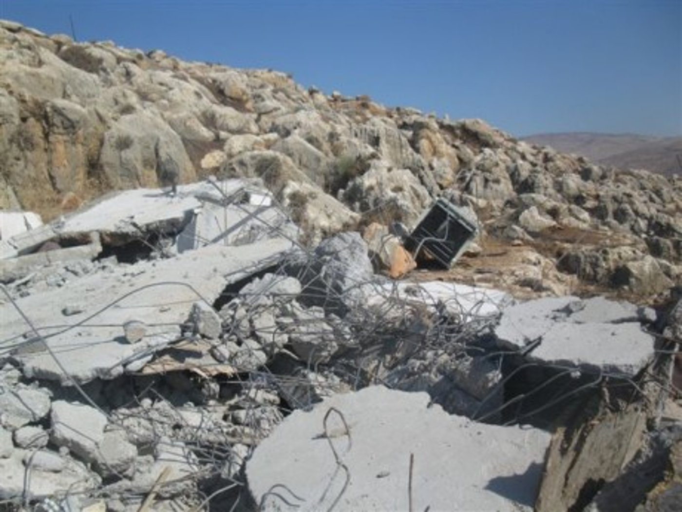 אחרי ההריסה: במעוז אסתר החלו לבנות את המאחז מחדש