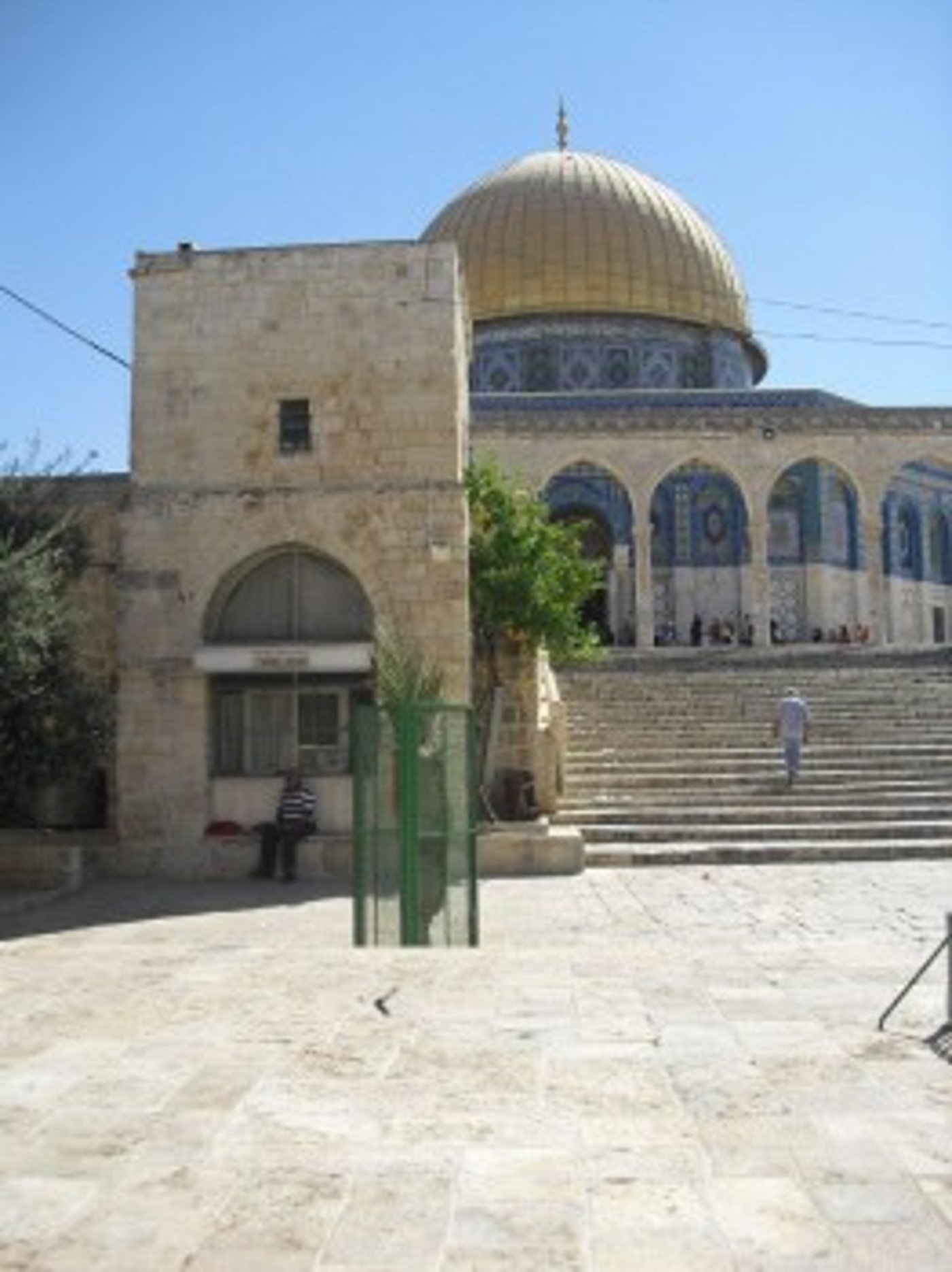 אחרי שמונה ימים: הר הבית שב ונפתח לכניסת יהודים
