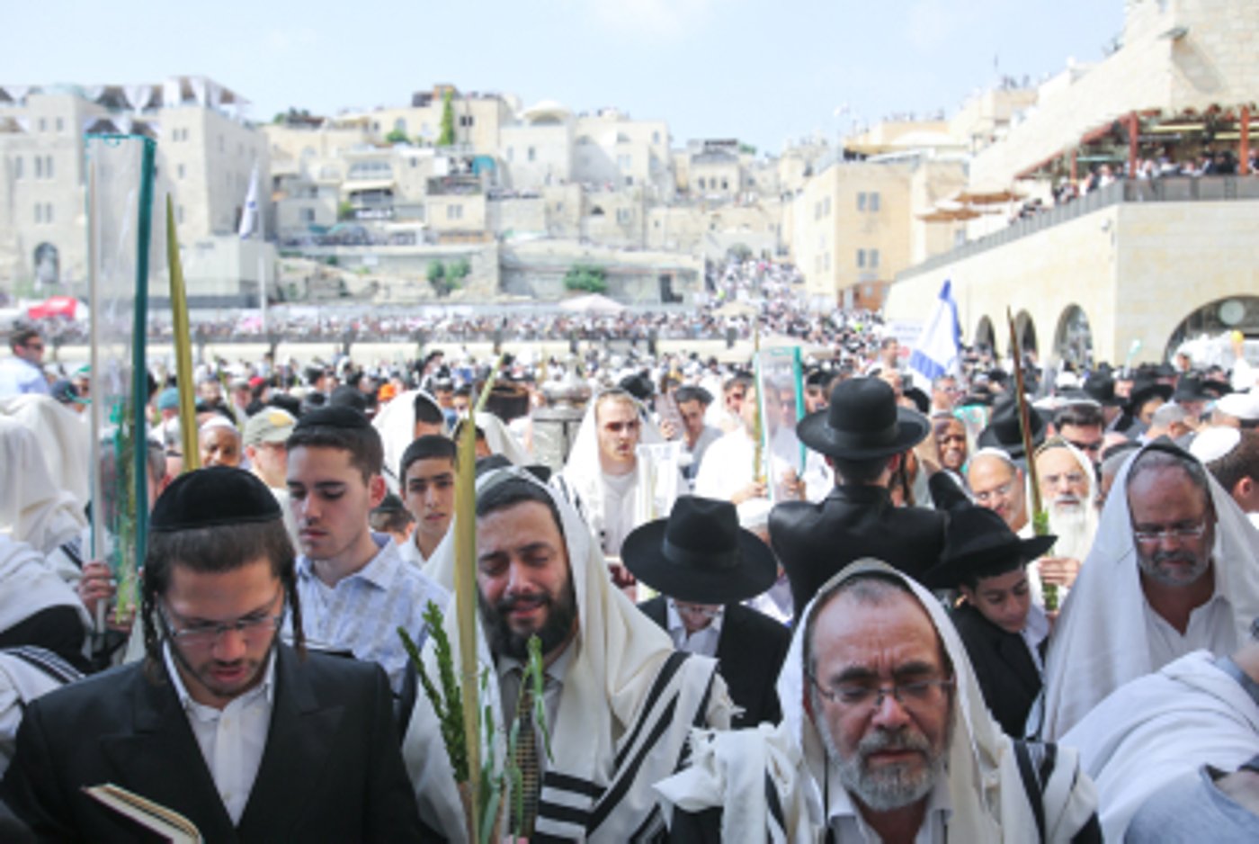שבעים אלף מתפללים בברכת הכהנים בכותל המערבי