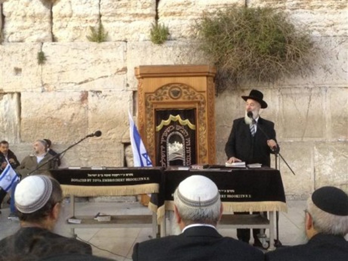 ליל יום העצמאות: רחבת הכותל מלאה בהמוני מתפללים