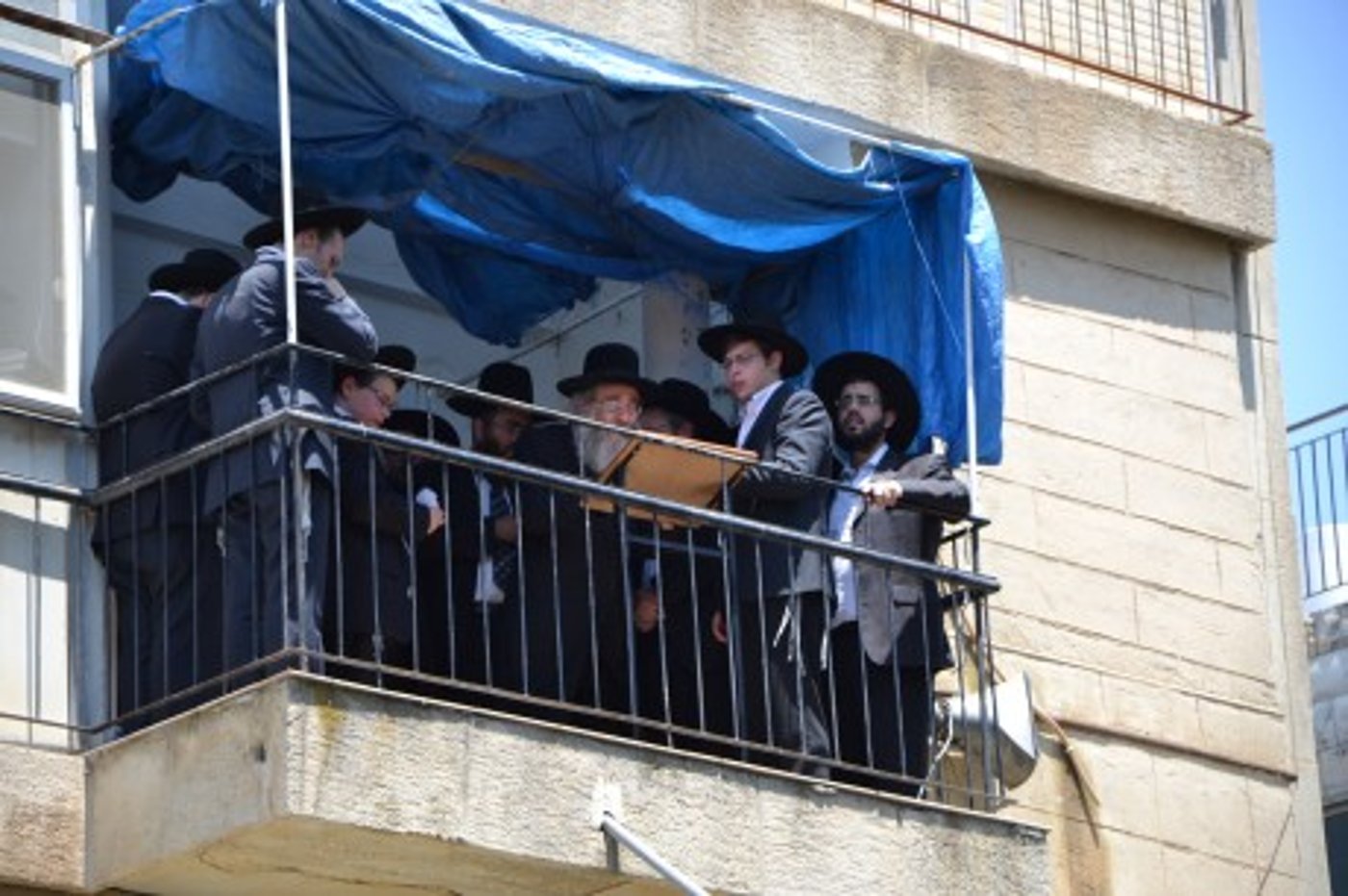 גלריה: אלפים בהלווית הרב יהושע נויברט זצ"ל