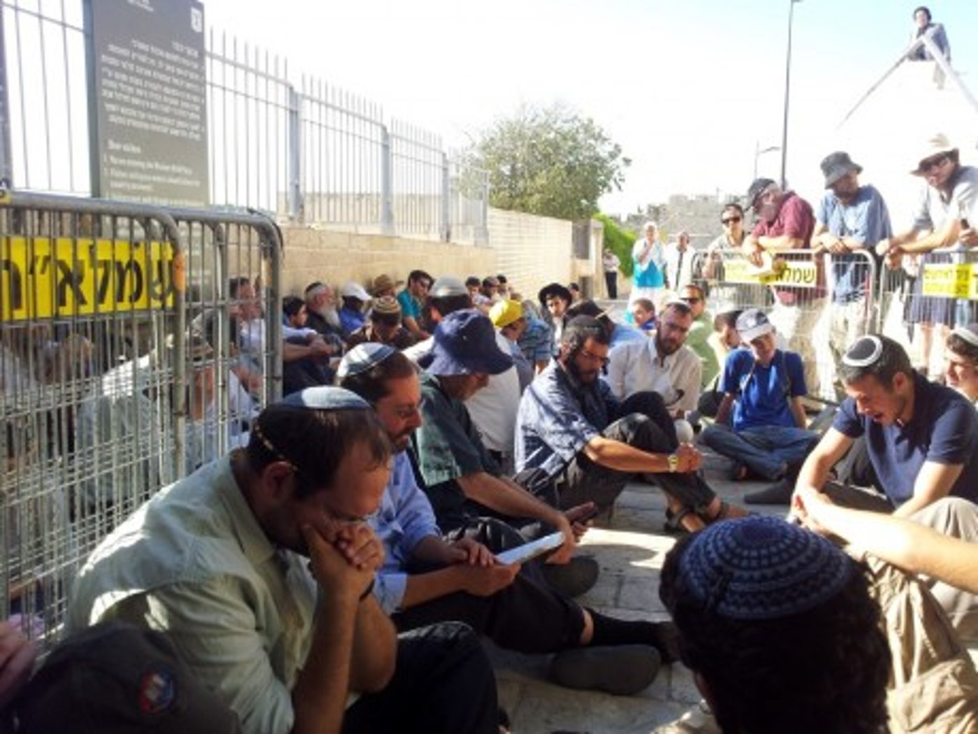 הרב בן דהן: אפעל להסדיר תפילת יהודים בהר הבית
