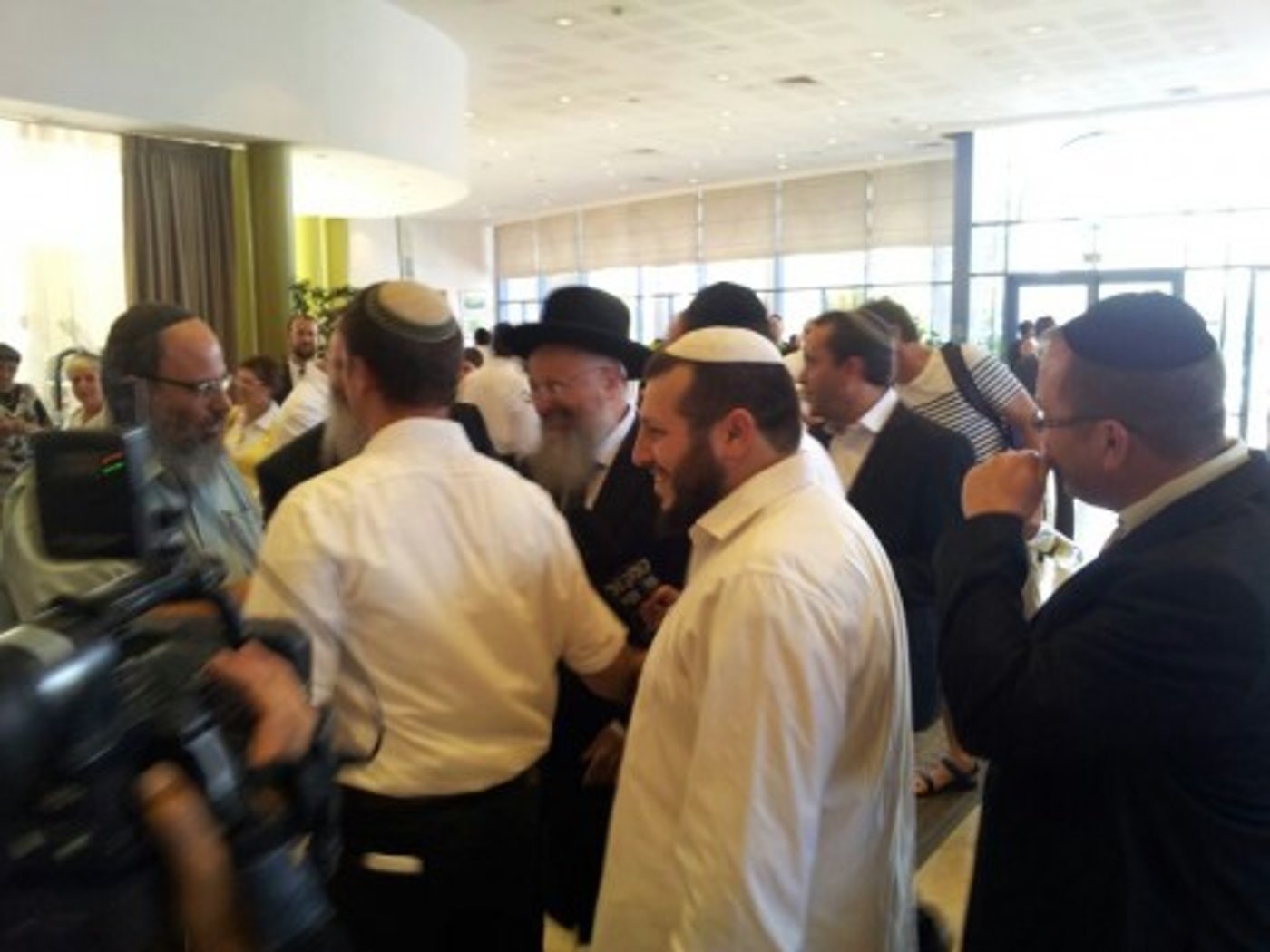 תמה ההצבעה: 147 חברים בגוף הבוחר הצביעו. ספירת הקולות החלה