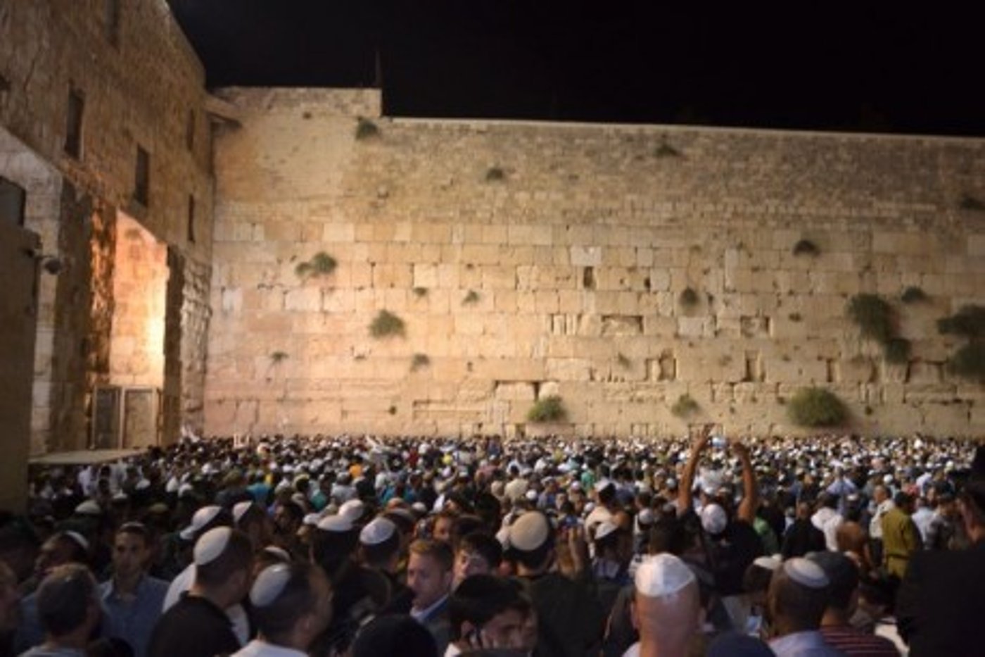 גלריית ענק: עשרים אלף איש בסליחות בכותל המערבי