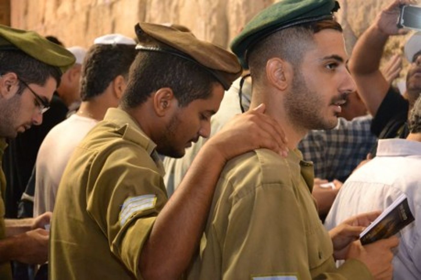 גלריית ענק: עשרים אלף איש בסליחות בכותל המערבי