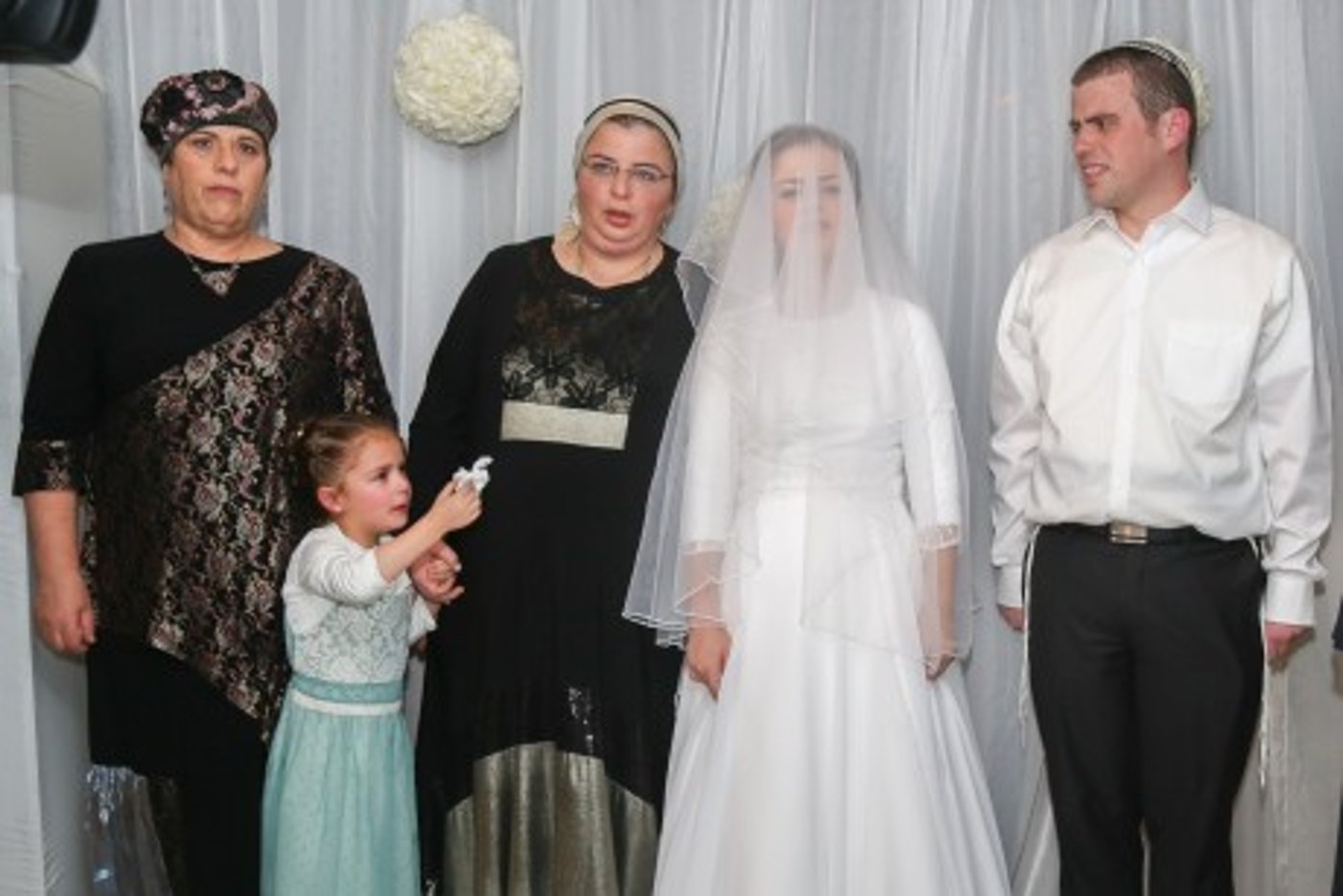 ברוב עם: החתונה של אריאל ושרה-תחיה