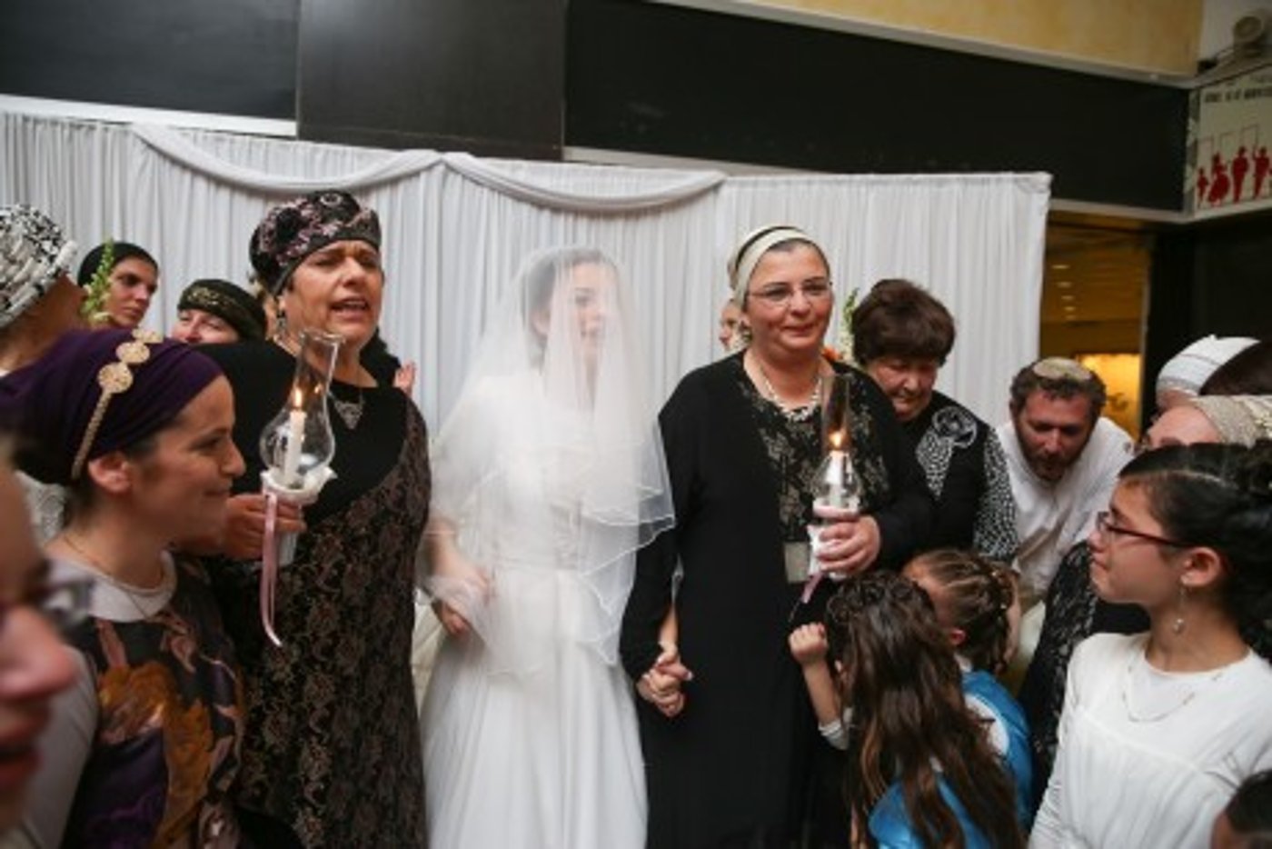 ברוב עם: החתונה של אריאל ושרה-תחיה