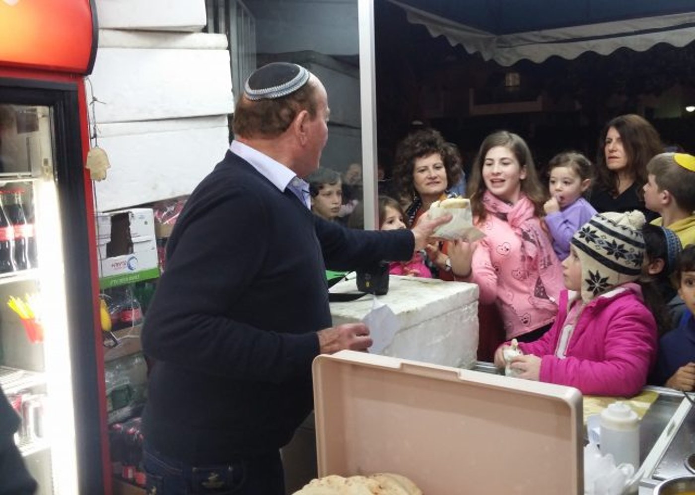 ולנו יש פלאפל