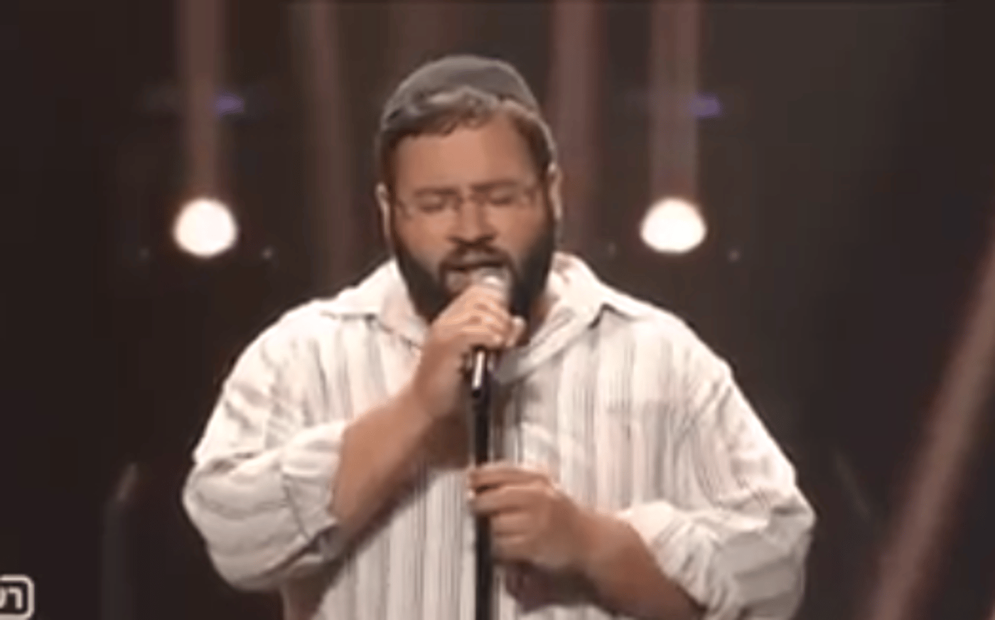 המתמודד היחיד שהביא העונה בלוז מהנשמה (צילום מסך מתוך התכנית)