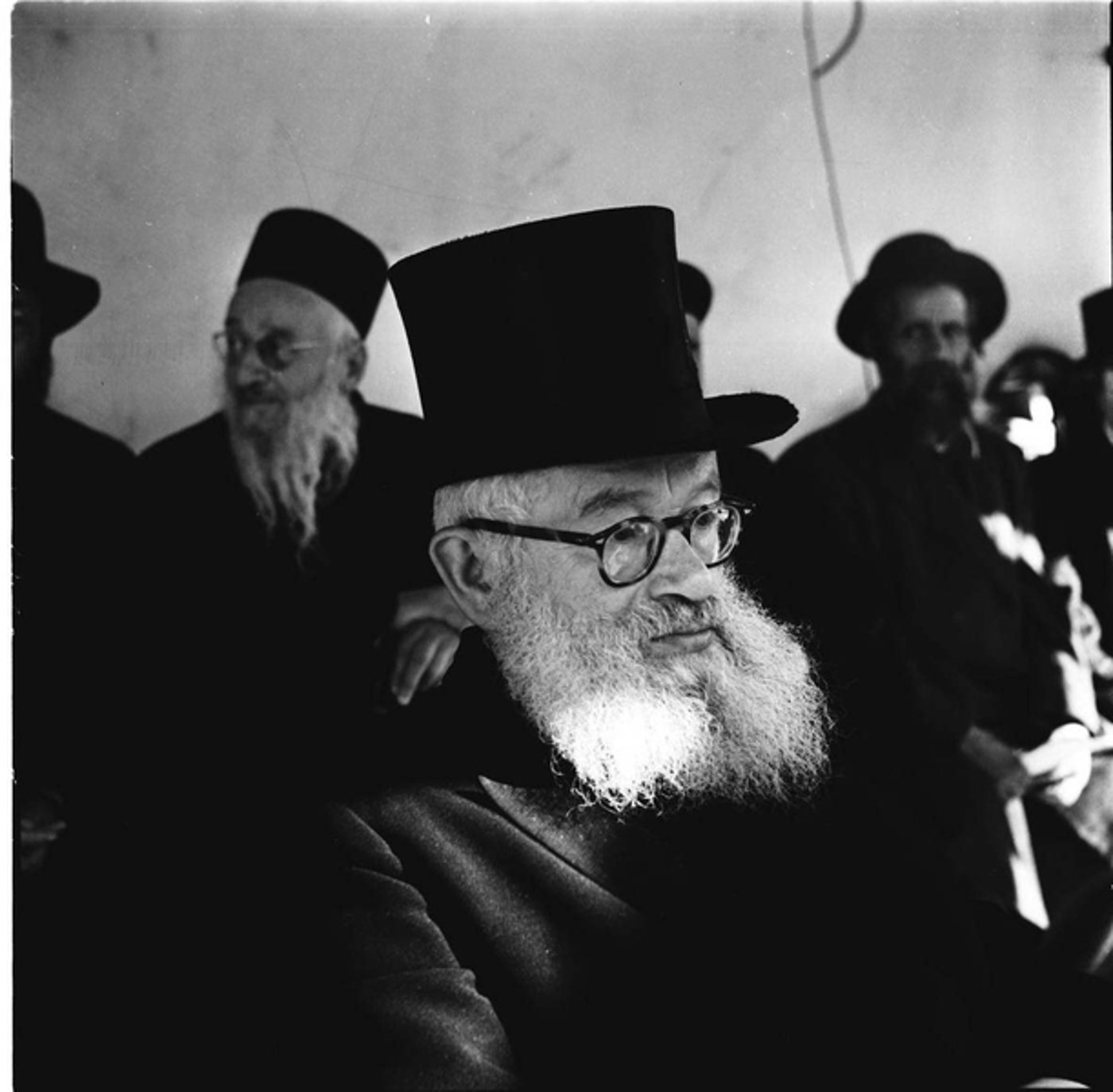 הרב הרצוג במסע לאירופה לאחר השואה (באדיבות ארכיון המדינה)