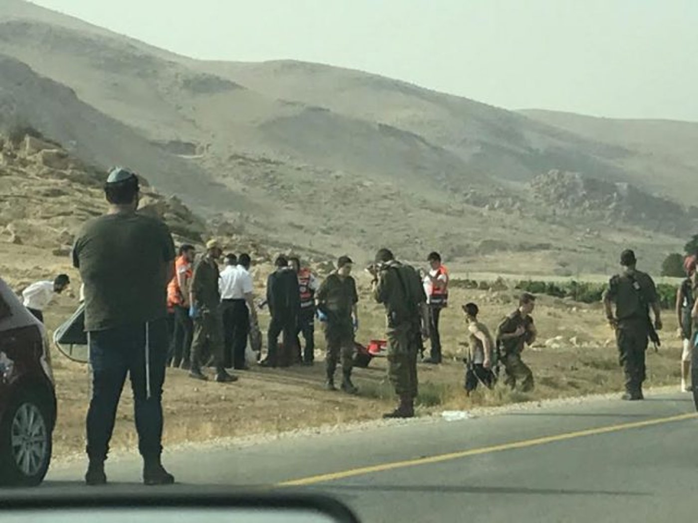 תיעוד • בחזור ממירון: הרכב התהפך- האב וילדיו ניצלו
