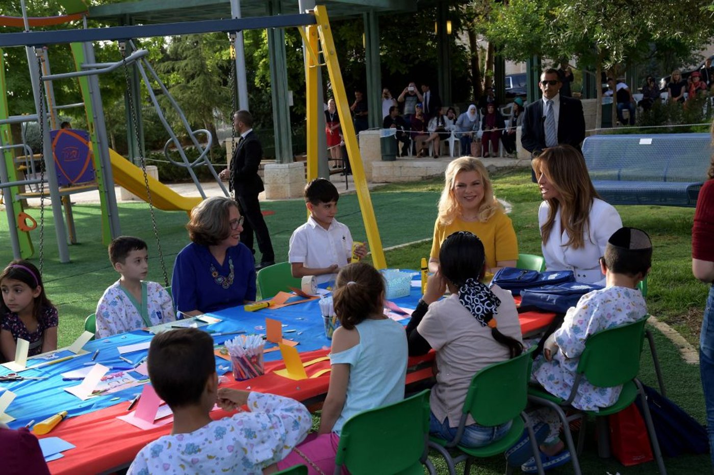 זמן הנשים: מלניה ושרה סיירו בבית החולים הדסה