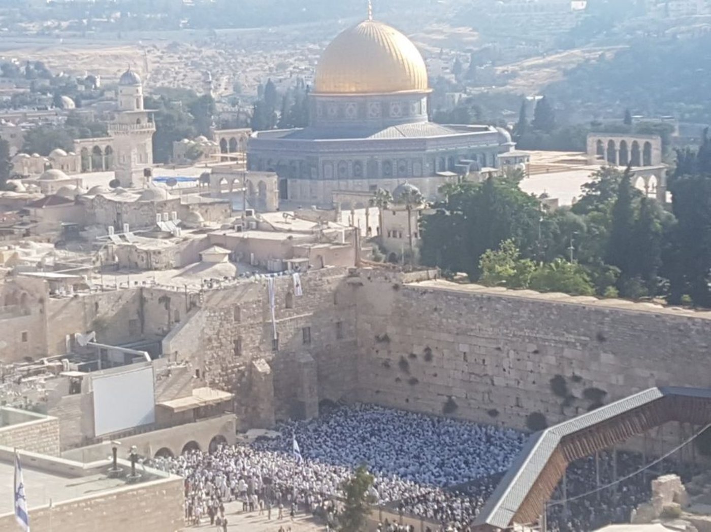 צפו: אלפים בתפילת הישיבות הסרוגות בכותל