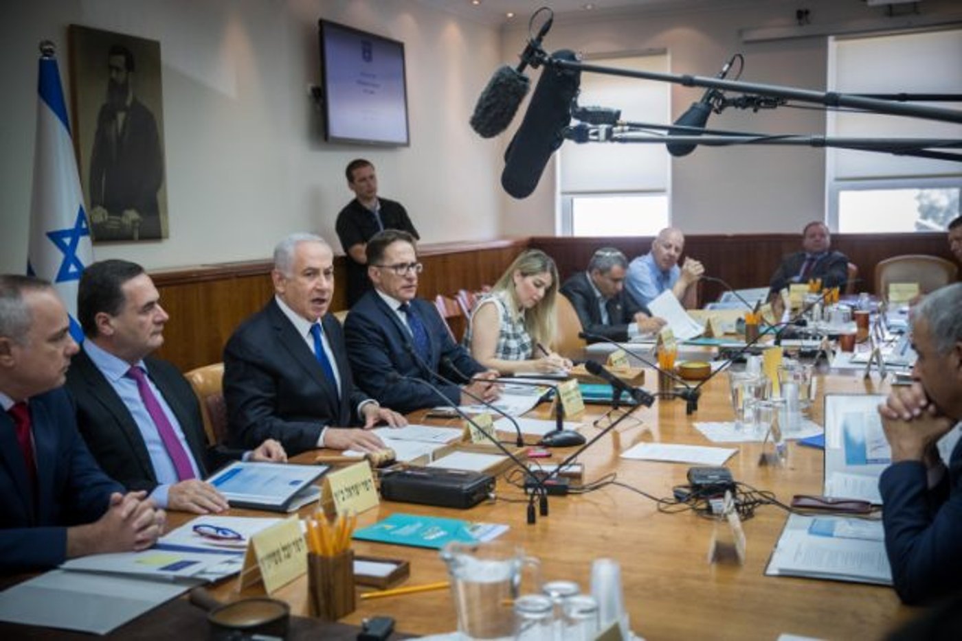 פגישת הקבינט המדיני, אמש