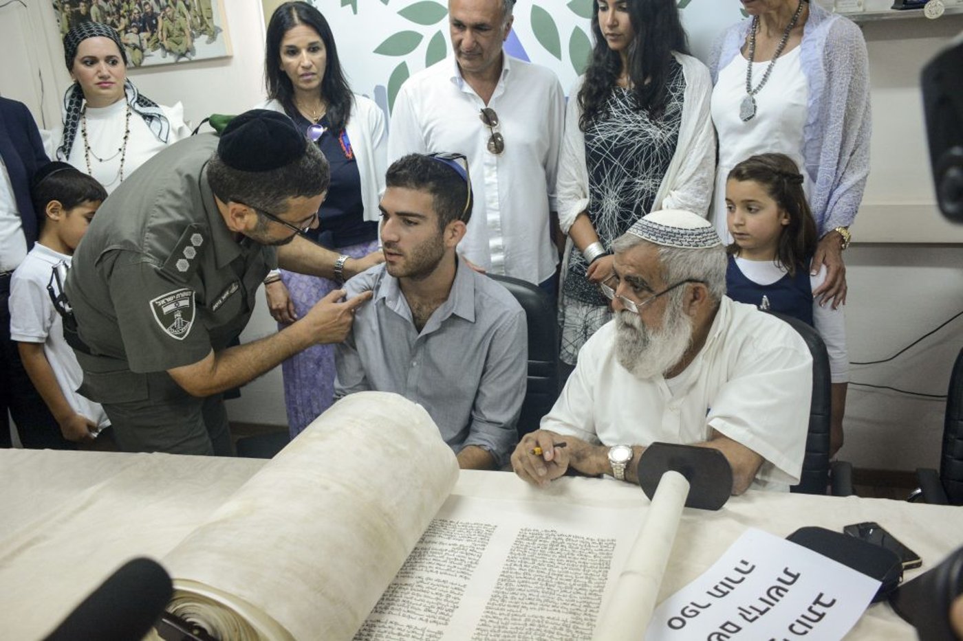 בתוך השלושים: הכנסת ספר התורה לבסיס של הדס מלכא הי"ד