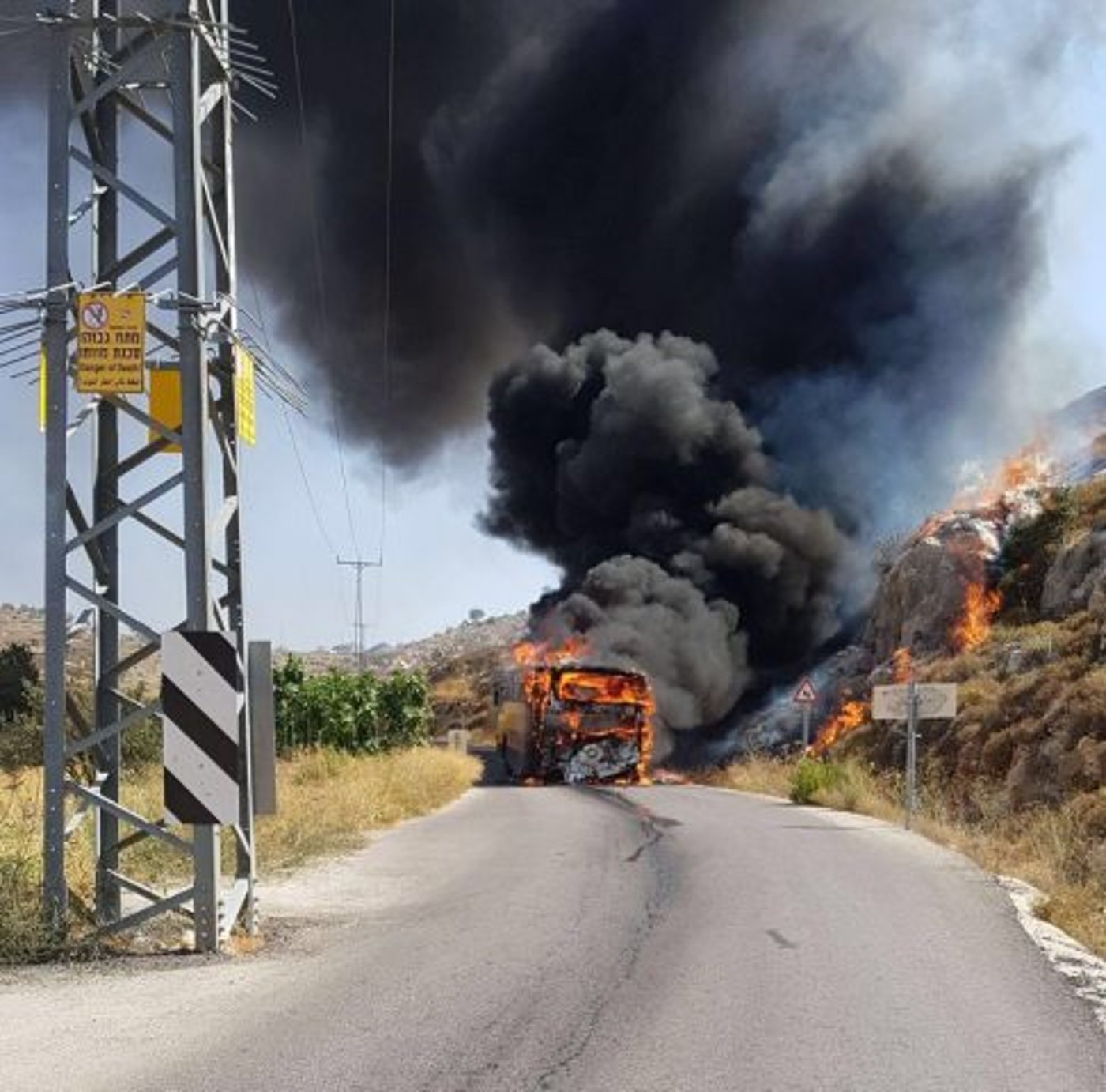 אוטובוס תלמידים שרוף של תושבי כוכב יעקב (דוברות הישוב)