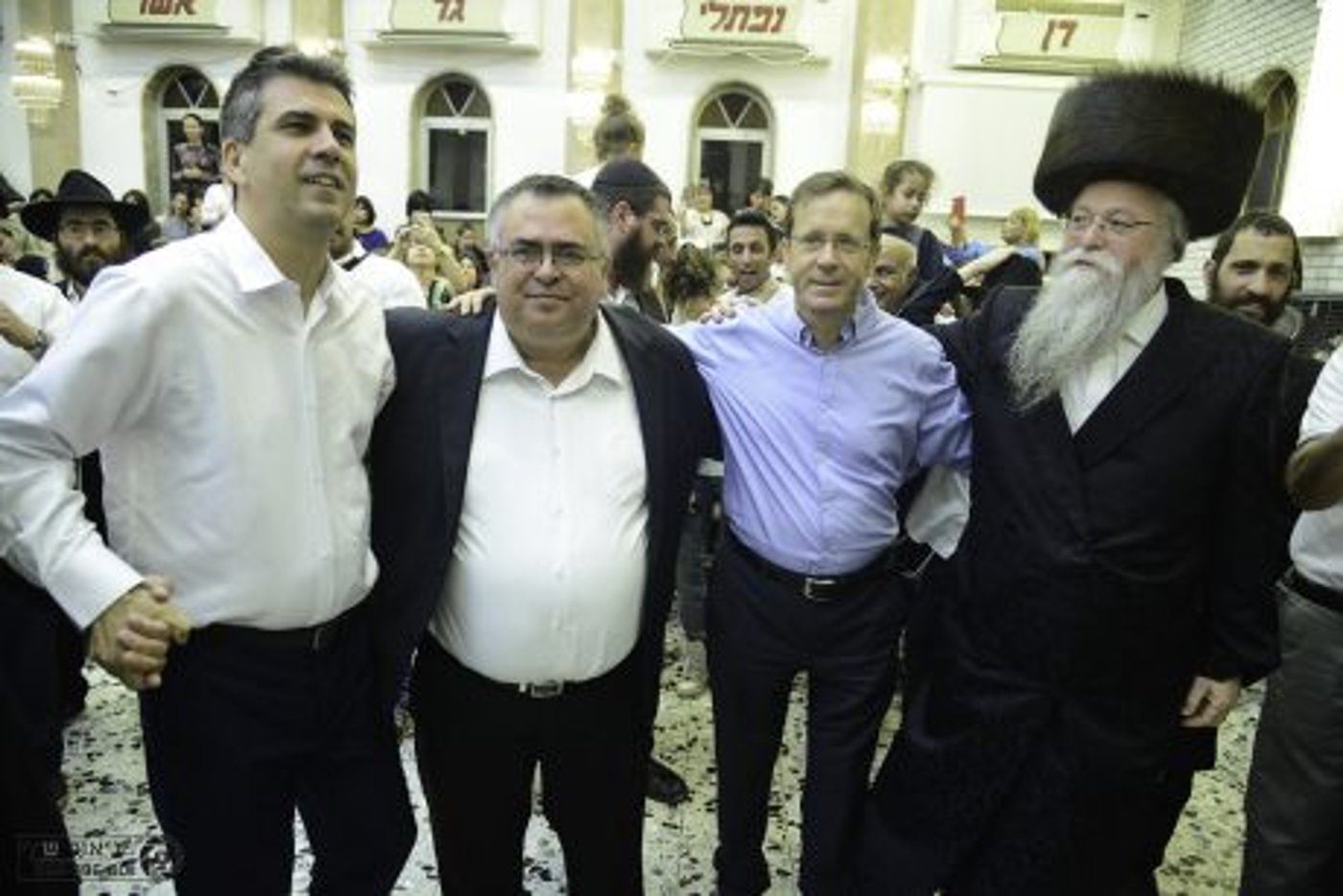 גלריית ענק: הקפות שניות בכפר חב"ד