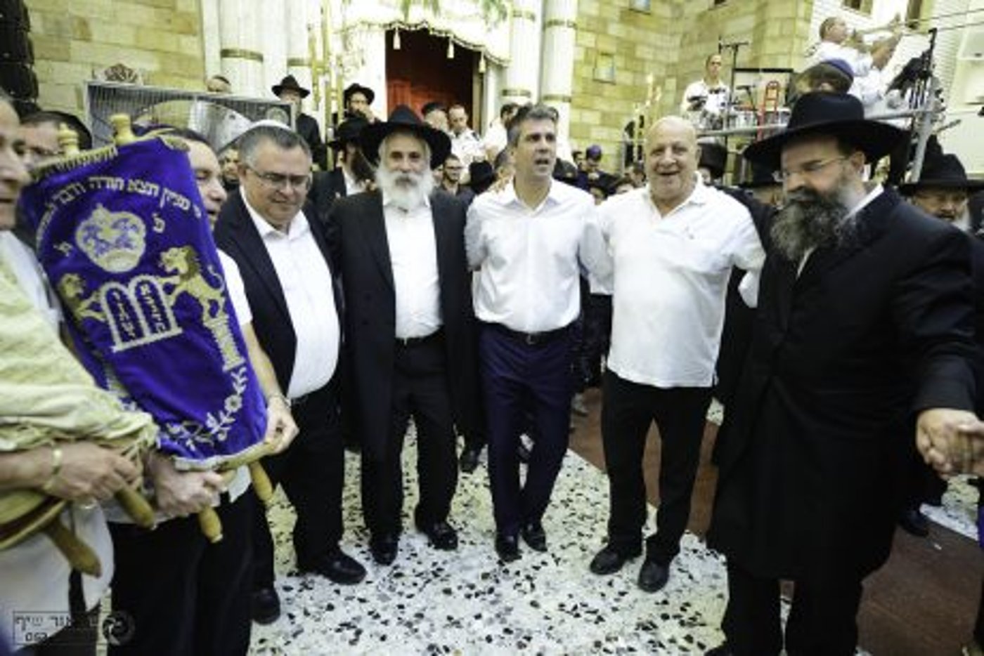 גלריית ענק: הקפות שניות בכפר חב"ד
