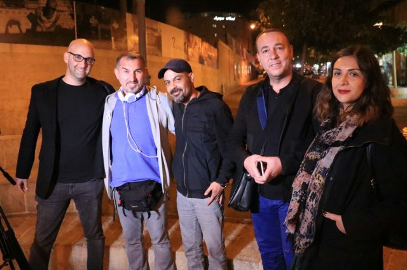 בניון וקלוגהפט עם צוות הצילום המוסלמי מקוסובו