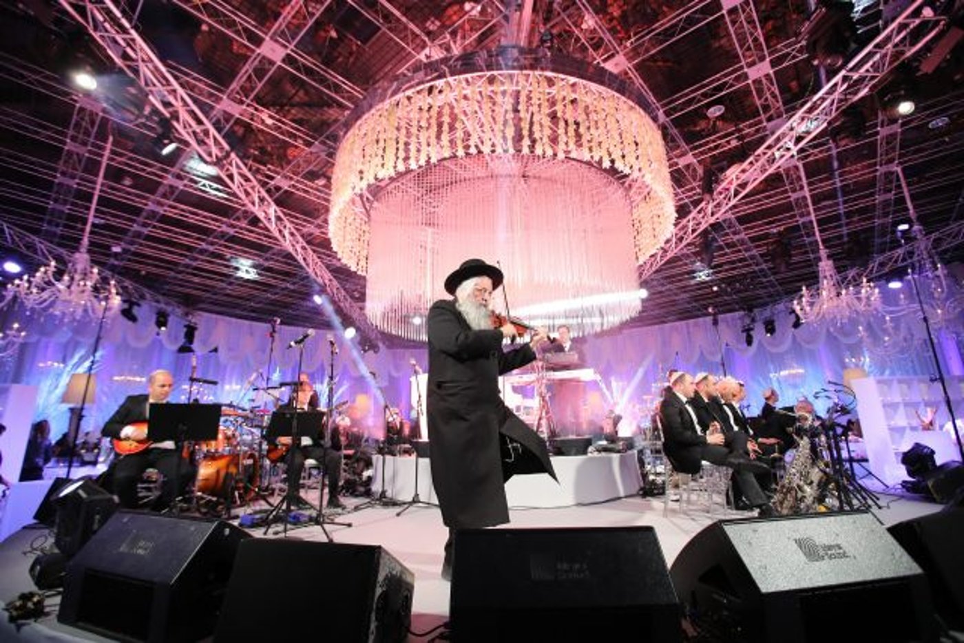 מטורף: כך נראית החתונה היהודית הגדולה בעולם