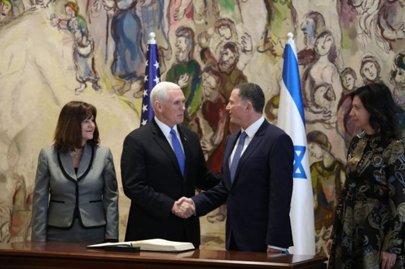 סגן נשיא ארה"ב מייק פנס עם יו"ר הכנסת יולי יואל אדלשטיין