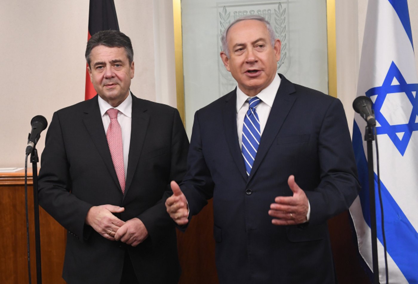 שר החוץ הגרמני לפולין: "המחנות היו גרמנים"