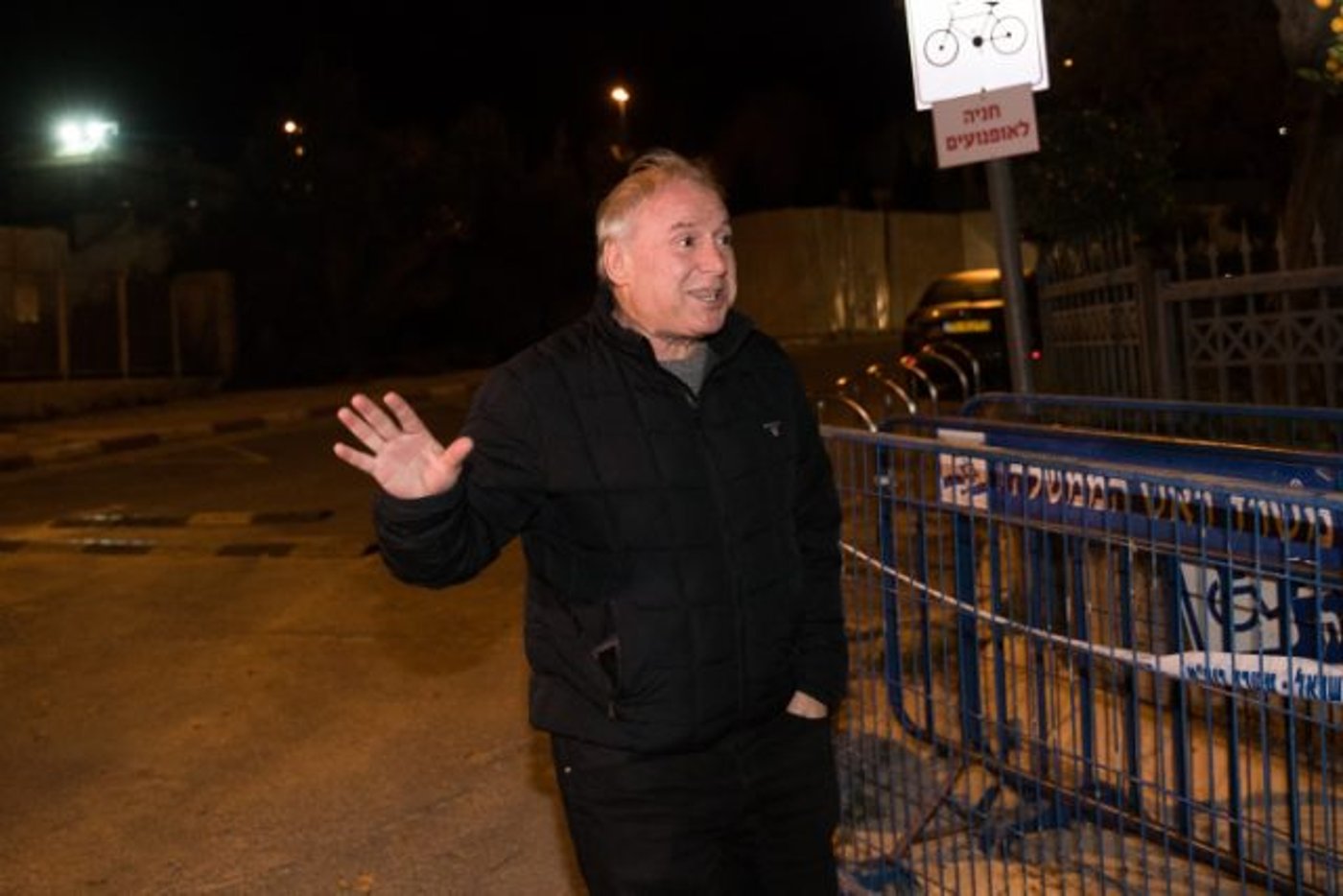 גם יו"ר הקואליציה הגיע ללשכת רה"מ בכדי לנסות ולפתור את המשבר שמאיים על שלמות הכנסת
