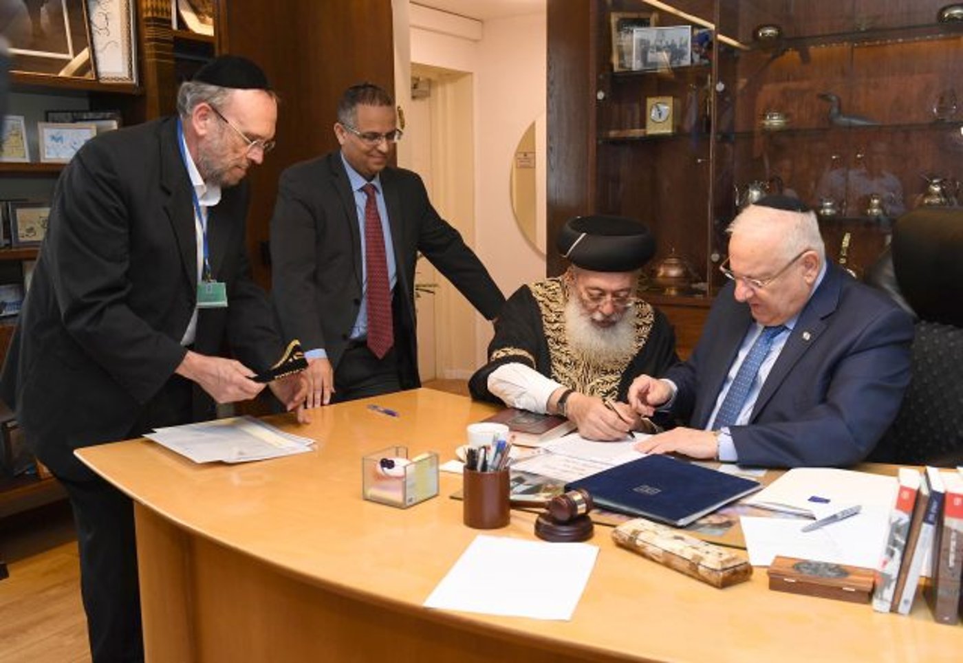 הנשיא לרב: "תלמידי הגר"א לא סמכו על מכירת חמץ"